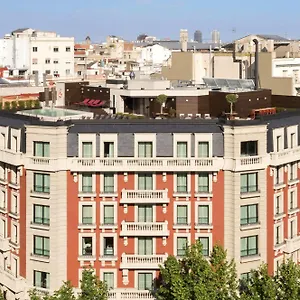the-corner-hotel.topbarcelonahotels.com/