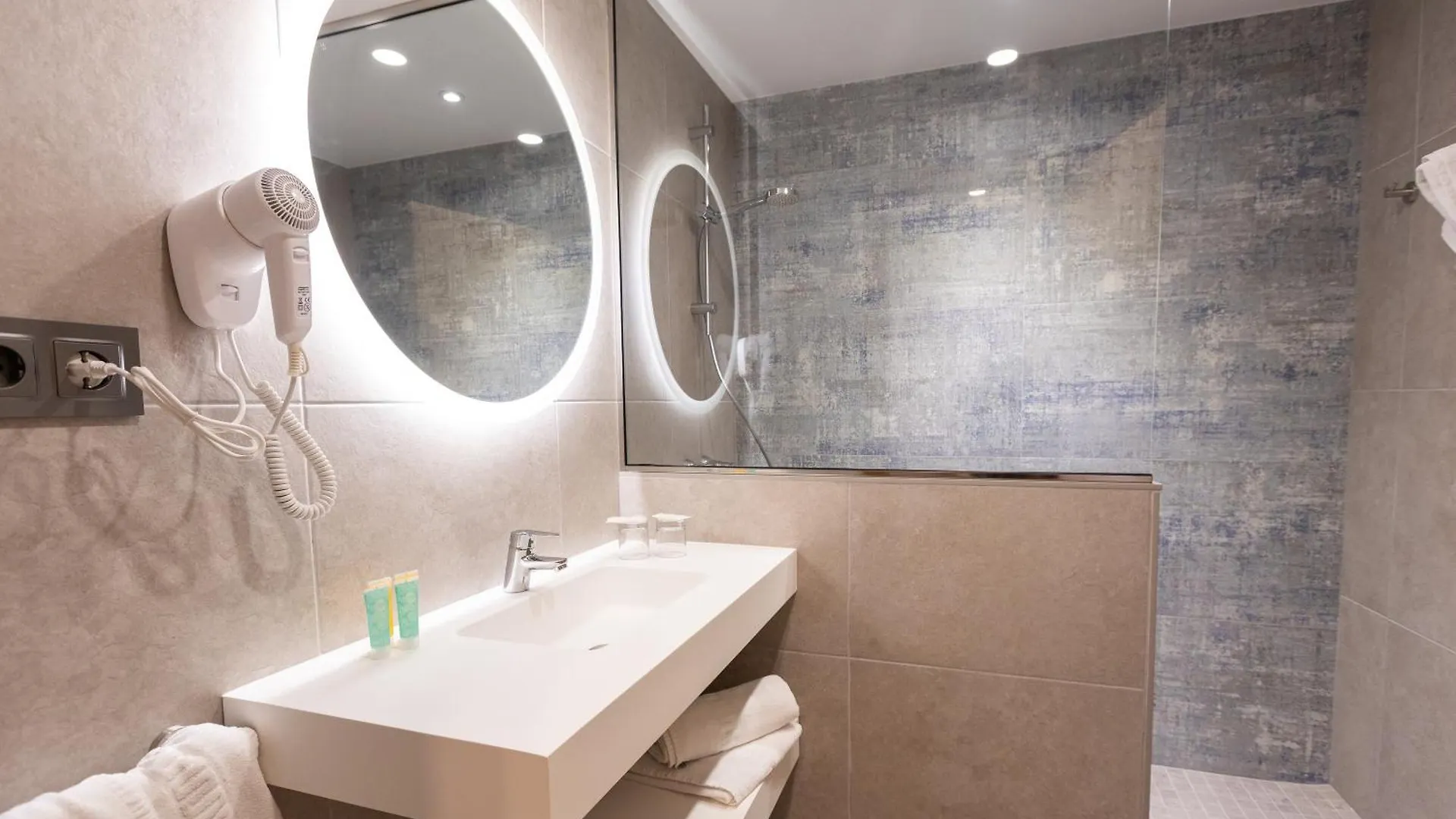 **  Hotel Internacional Calella Spain